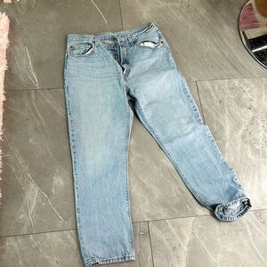 Levi’s light wash
